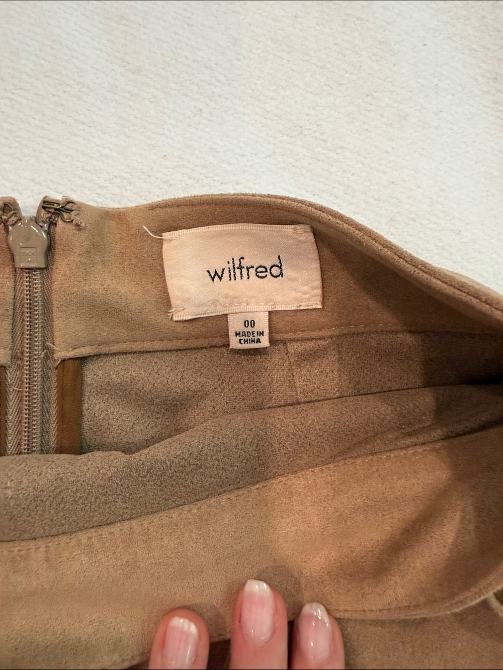Wilfred Suede Pencil Skirt in Brown (Aritzia) - Picture 3 of 4